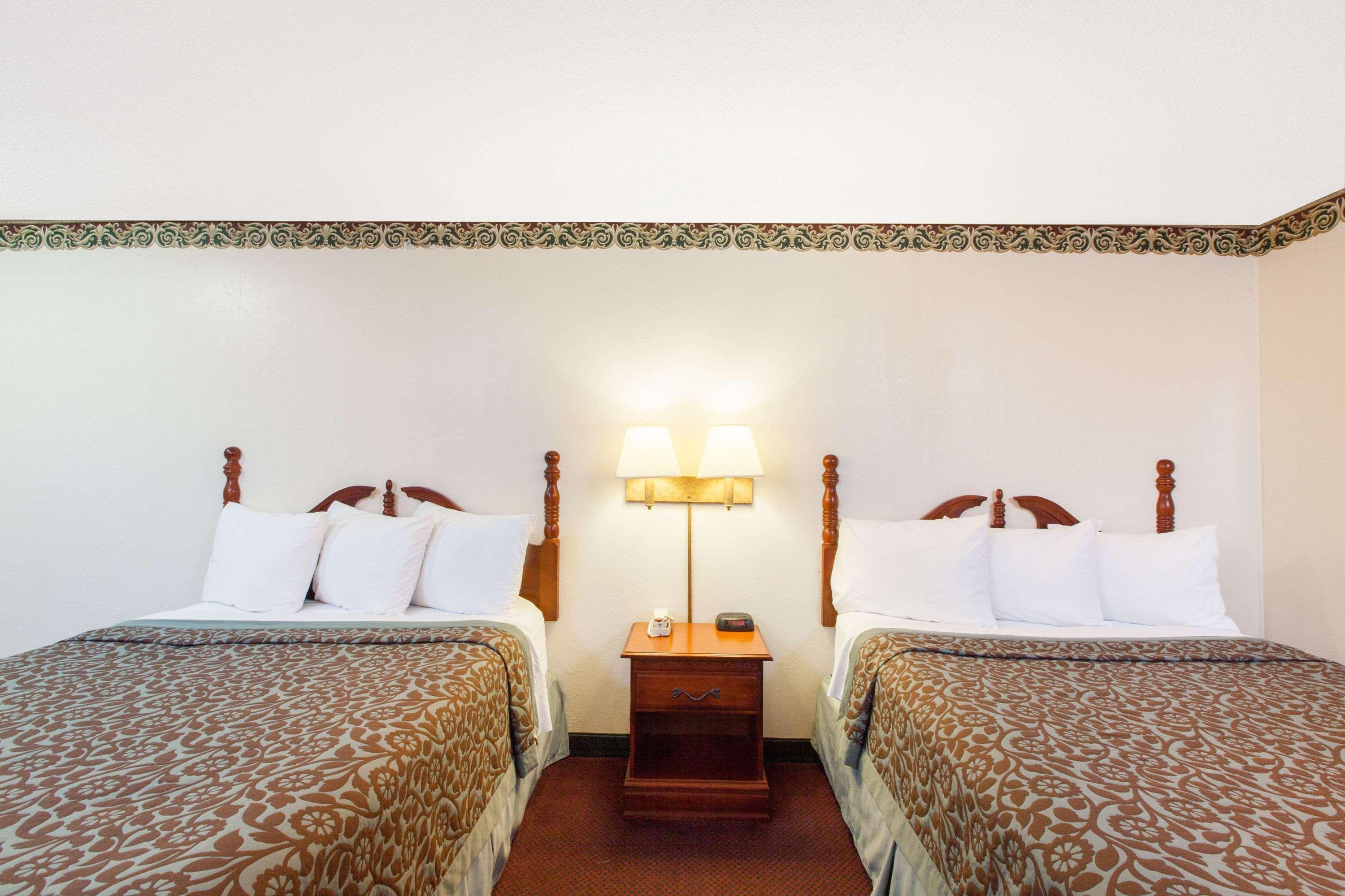 Days Inn By Wyndham Erick Buitenkant foto